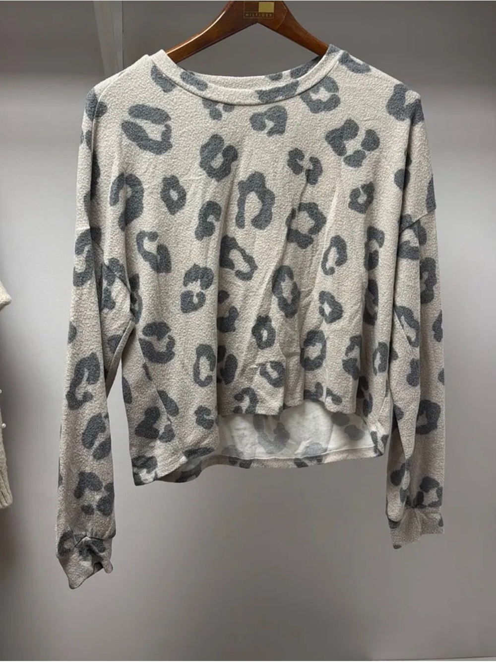 Cozy Leopard Print Crewneck Top - Taupe/Gray